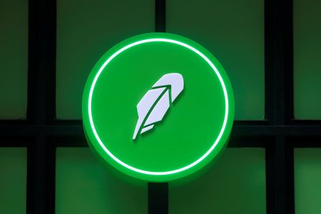 tagreuters.com2024binary_LYNXMPEK550GB-VIEWIMAGE